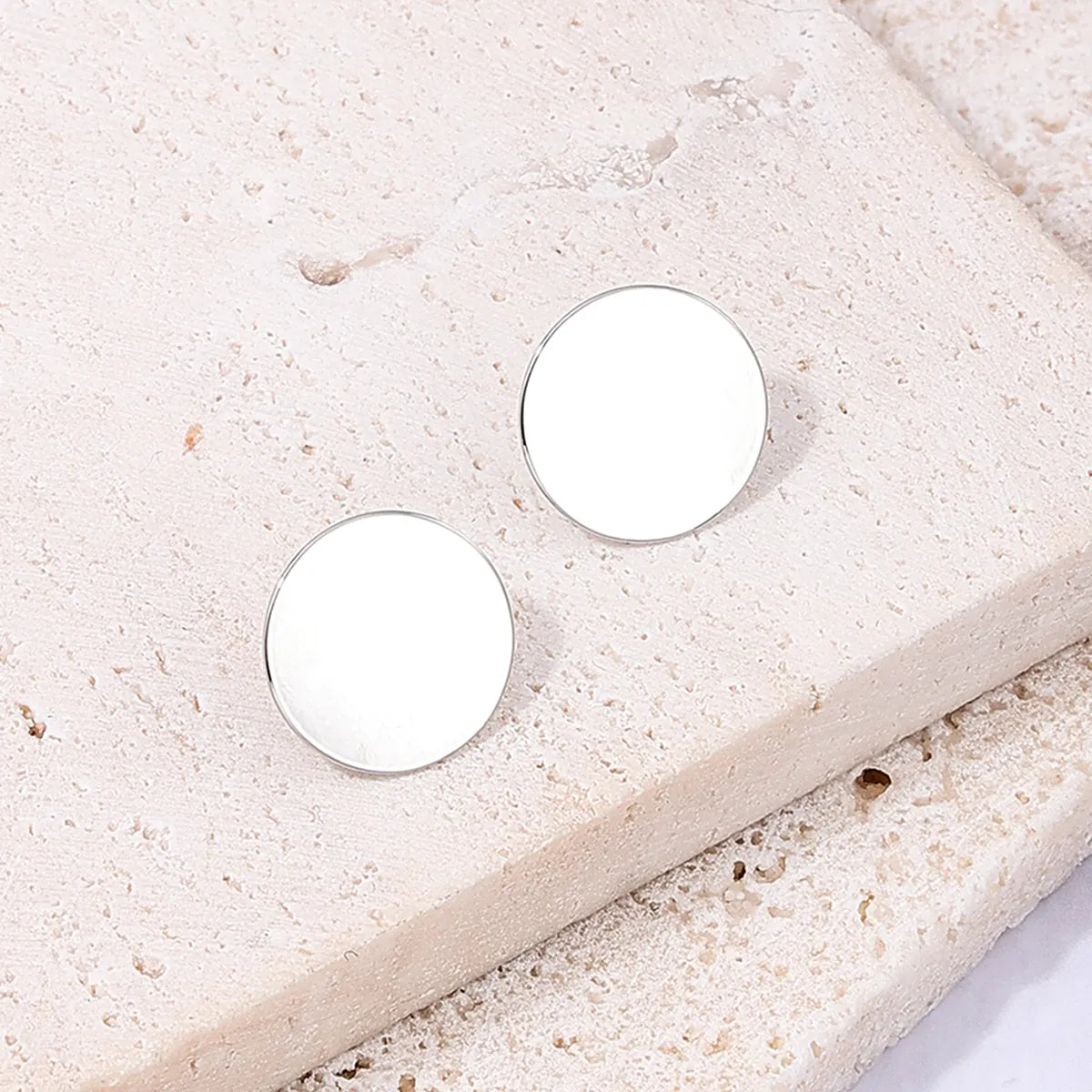 1 Pair Simple Style Commute Oval Alloy Ear Studs