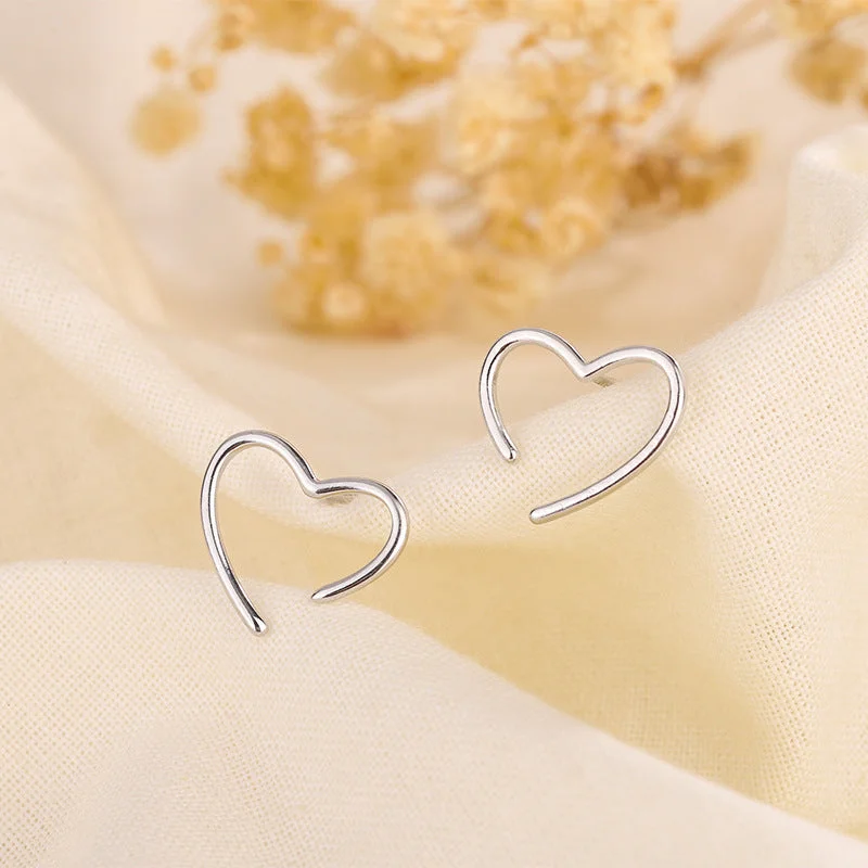 253 Opening Love Heart Stud Earrings