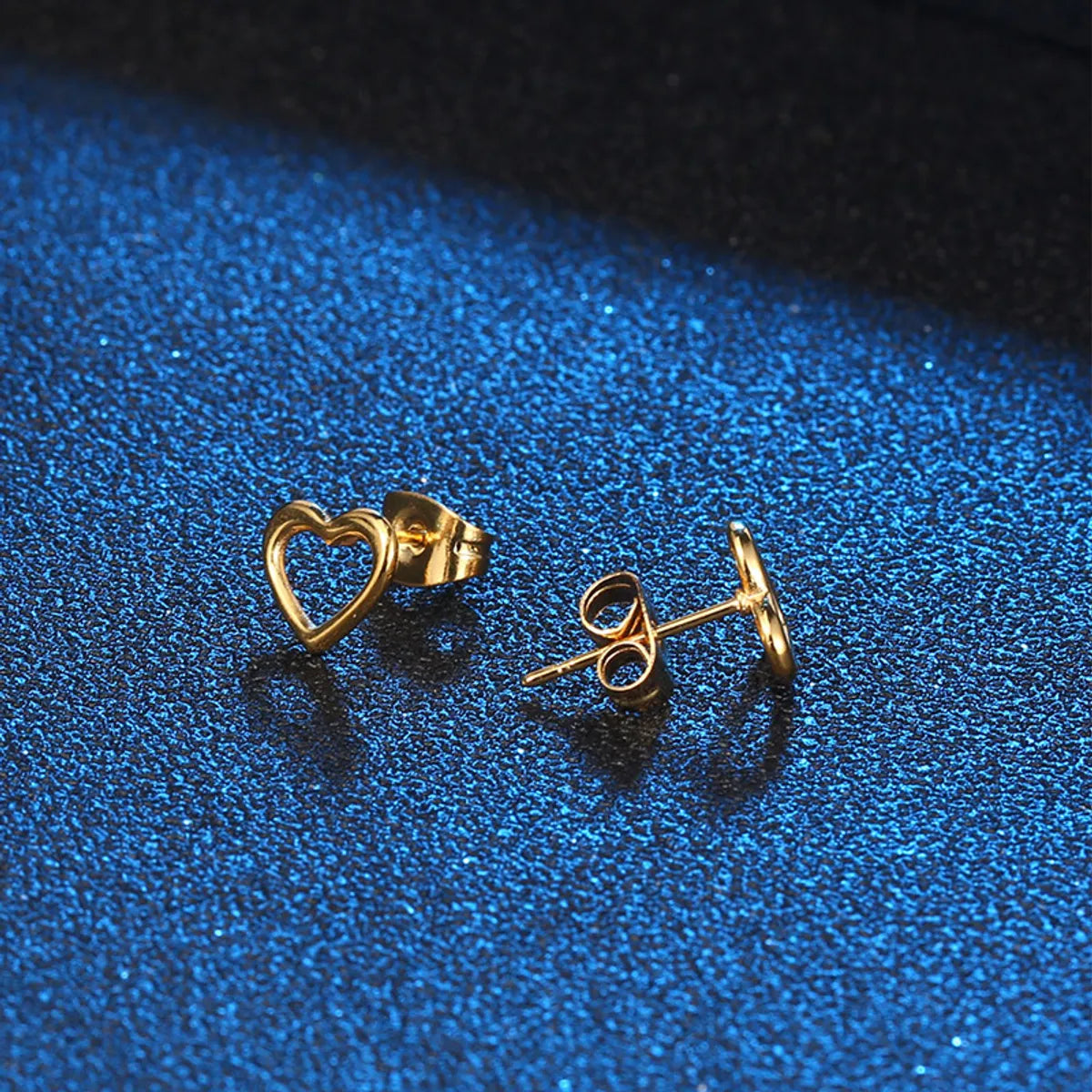 1 Piece Sweet Heart Shape Titanium Steel Plating Hollow Out Ear Studs