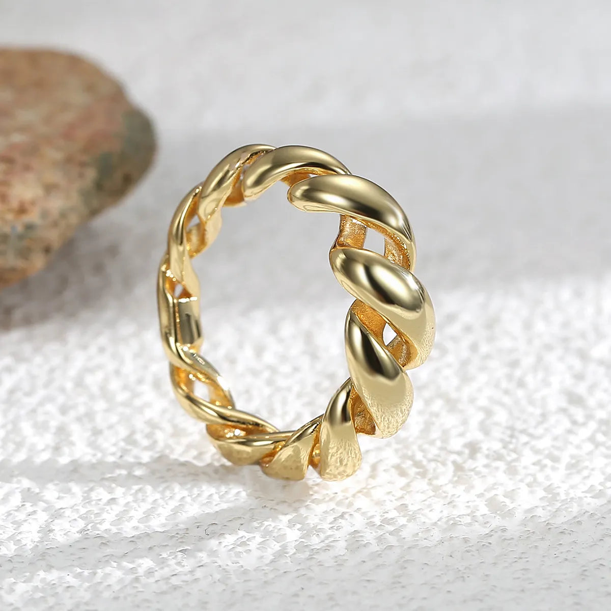 Hollow Twist Croissant Ring