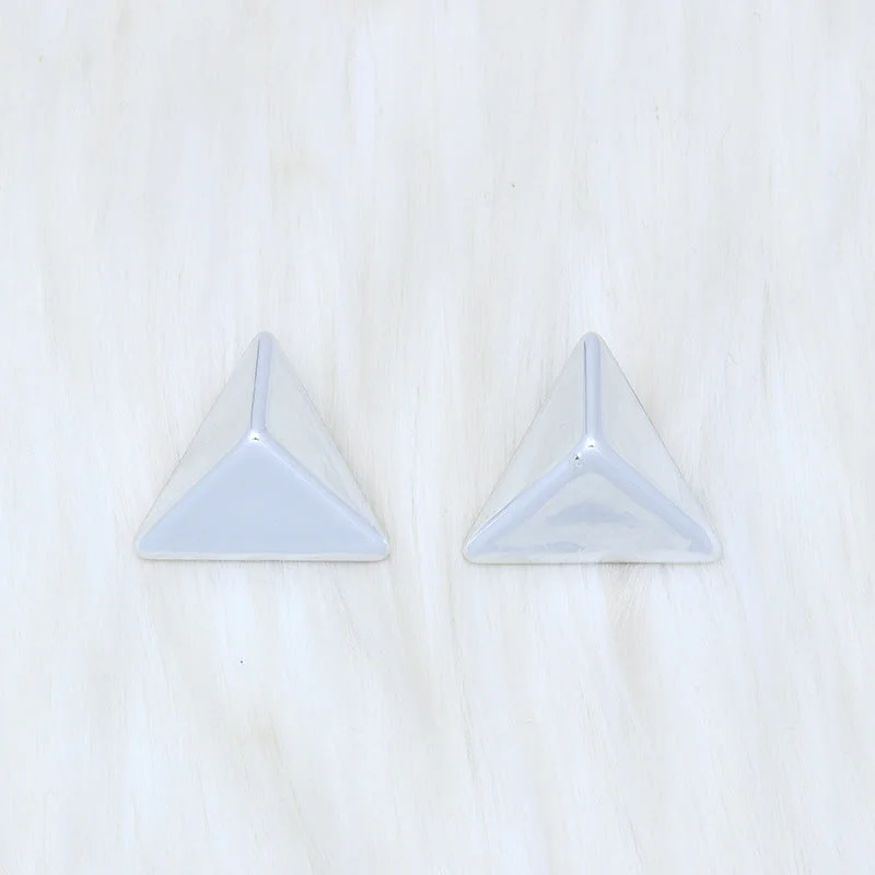 Electroplating Three-Dimensional Triangle-Silver