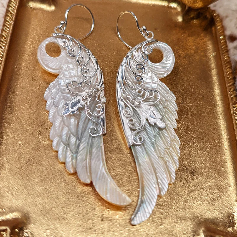 Silver Circle Earrings-<span>ETS-020<span>: </span></span>Pearl Wings - Shell in Silver