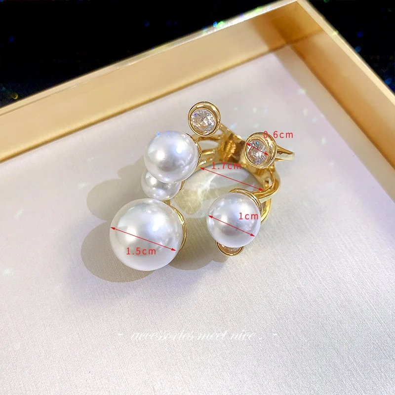 Ga0537 Large and Small Pearls Ring